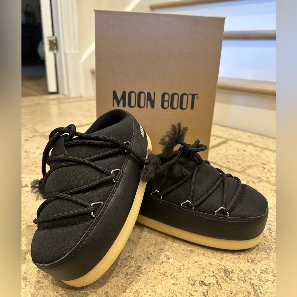 Moon Boot Mules Icon Black in Nylon with Cream Soles